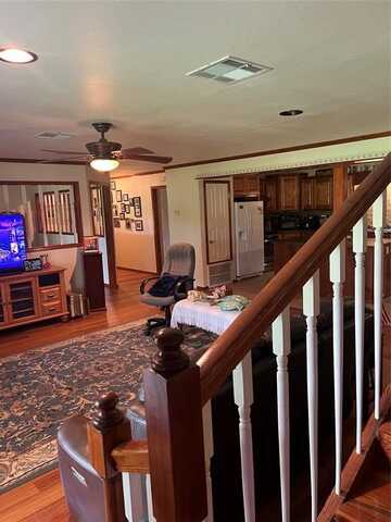 606 S Wade Street, Tehuacana, TX 76686