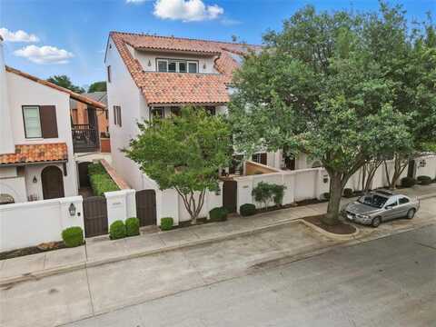 261 Casa Blanca Avenue, Fort Worth, TX 76107