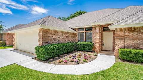 137 Sunny Meadows Drive, Burleson, TX 76028