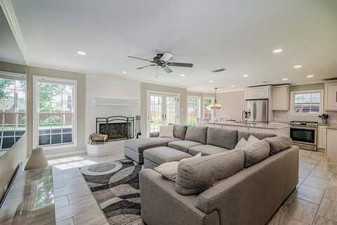 5222 Fairmount Drive, Grapevine, TX 76051