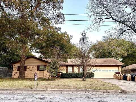 802 Pecan Street, Bonham, TX 75418