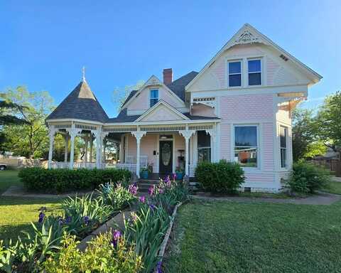 306 E Tarrant Street, Bowie, TX 76230