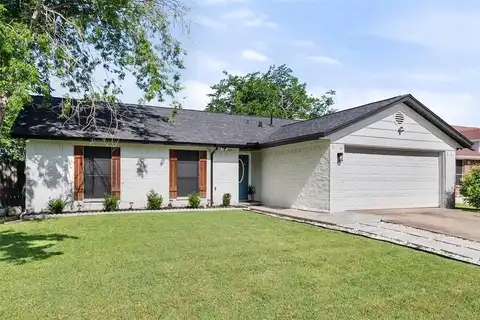 2937 Lake Park Drive, Grand Prairie, TX 75052
