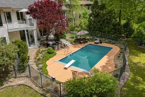 9121 Blackhawk Road, Middleton, WI 53562