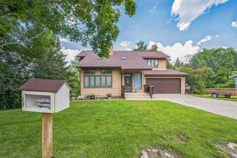 400 Old Indian Trail, DeForest, WI 53532