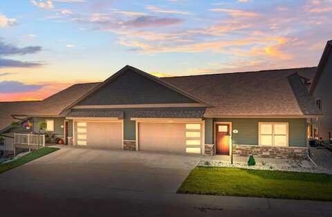 28 Sienna Hills Circle, Mount Horeb, WI 53572
