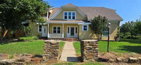 421 S 3rd Street, Okemah, OK 74859
