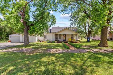 208 W Broadway Street, Custer City, OK 73639