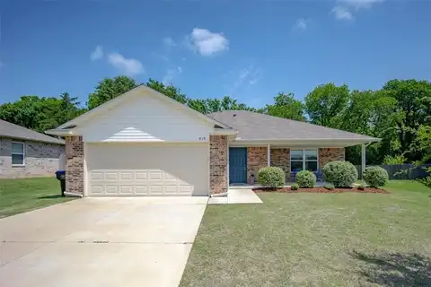 819 Twin Lakes Drive, Noble, OK 73068