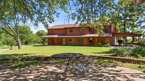 10155 Badger Lane, Stratford, OK 74872