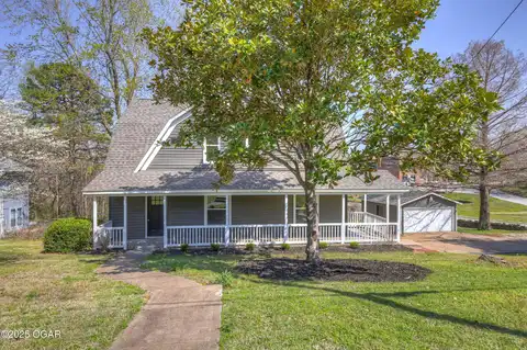 155 S High, Neosho, MO 64850