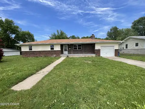 819 E 13th Street, Carthage, MO 64836