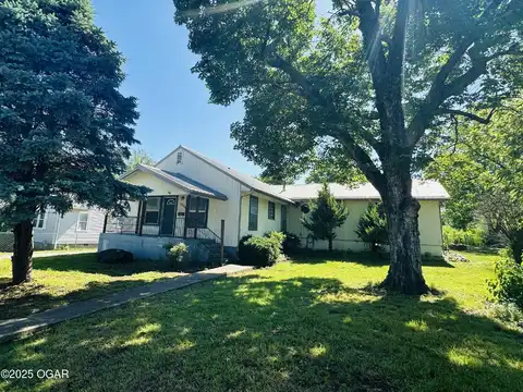 1926 S Main Street, Carthage, MO 64836