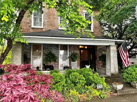 218 Locust Street, Jeffersonville, IN 47130