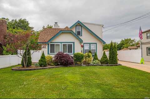 145 Clocks Blvd, Massapequa, NY 11758