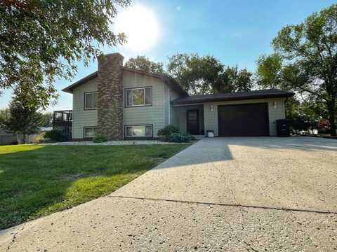 510 Vinje St, Bottineau, ND 58318