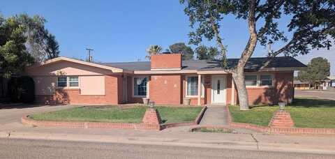 906 S Franklin Ave, Monahans, TX 79756