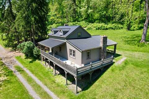 426 Hemlock Rd, Williamsburg, PA 16693