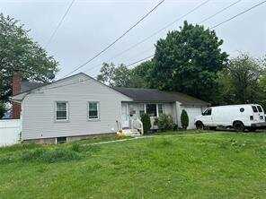 182 New York Ave, Bayshore, NY 11706