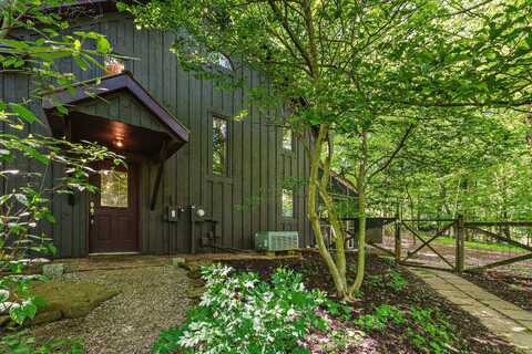 6559 Poston Road, Athens, OH 45701