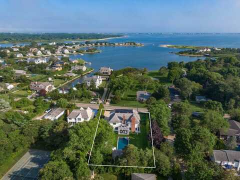 65 MIDDLE POND RD, Southampton, NY 11968