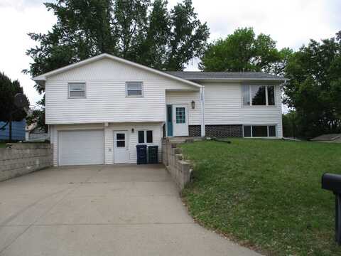 700 17th Street, Hawarden, IA 51023