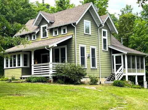 526 Shiloh Rd., Cobden, IL 62920
