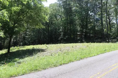 5005 Northwood Lake Drive East, Northport, AL 35473