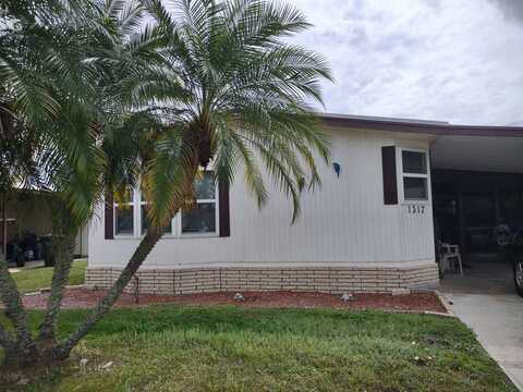 1317 Hawk Dr., Lakeland, FL 33803