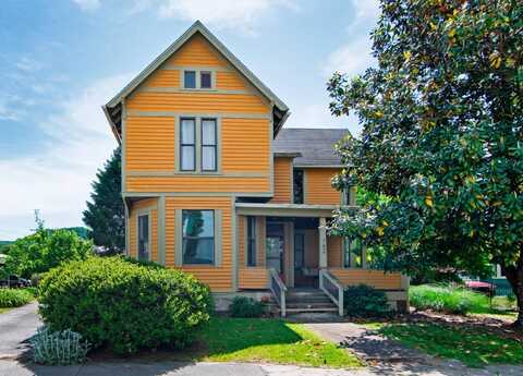 162 Monroe Street, Alderson, WV 24910
