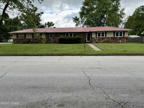 2119 S Main Street, Carthage, MO 64836
