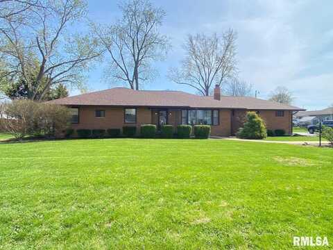 235 W VAN BUREN Street, Greenview, IL 62642