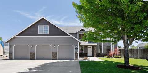 5501 Maui Court, West Richland, WA 99353