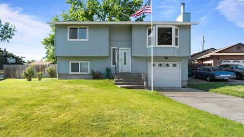 805 W 44th Place, Kennewick, WA 99337