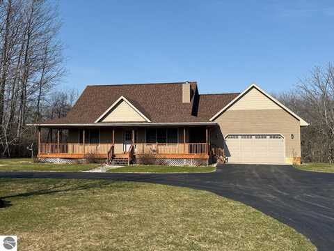 4921 S White Road, Williamsburg, MI 49690