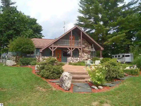 5730 W Rhoby Road, Lake City, MI 49651