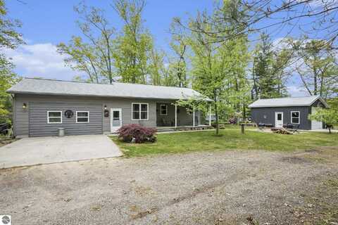 3921 Wildwood Avenue, Bitely, MI 49309