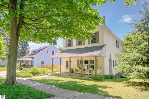 314 Leelanau Avenue, Frankfort, MI 49635