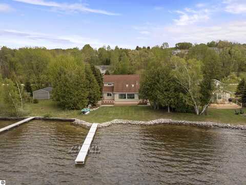 5384 Indian Trail, Frankfort, MI 49635