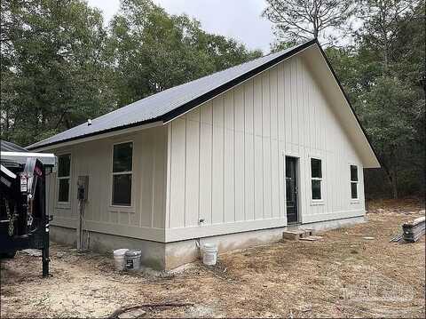 46 Caswell Dr, Defuniak Springs, FL 32435