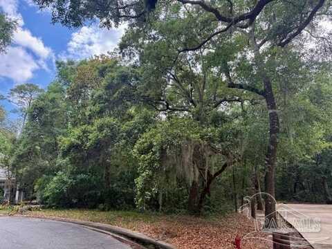 9517 Lorikeet Ln, Pensacola, FL 32507