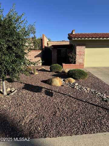 8465 N Via Tioga, Tucson, AZ 85704