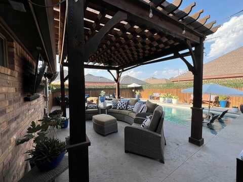 5306 Hilltop Dr, Midland, TX 79707