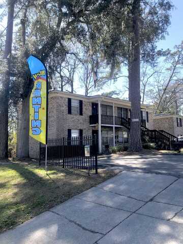 324 S Lipona Road, Tallahassee, FL 32304