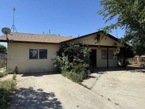 549 W Compton Avenue, Pixley, CA 93256