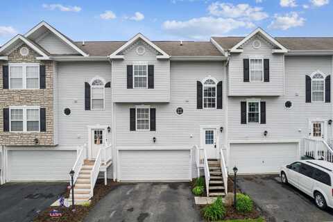 1107 Arrowhead Dr, Washington, PA 15301