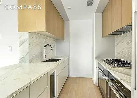208 Delancey Street, New York, NY 10002