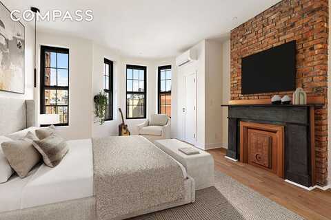 152 North 10th Street, Brooklyn, NY 11249