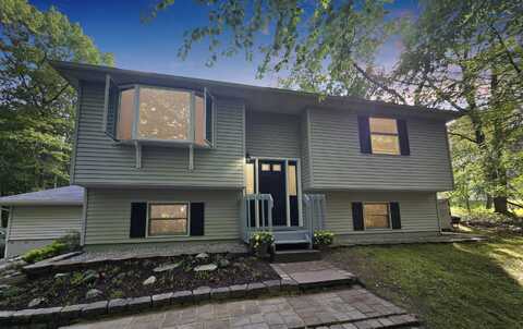 277 Water Forest Drive, Dingmans Ferry, PA 18328