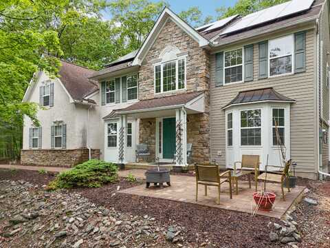 136 Outlook Court, East Stroudsburg, PA 18302
